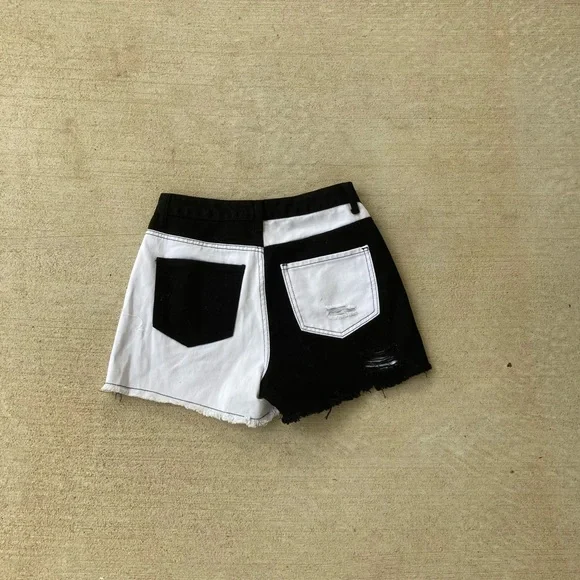 Forever 21 Colorblock Black & White Distressed Shorts M - Picture 5 of 7